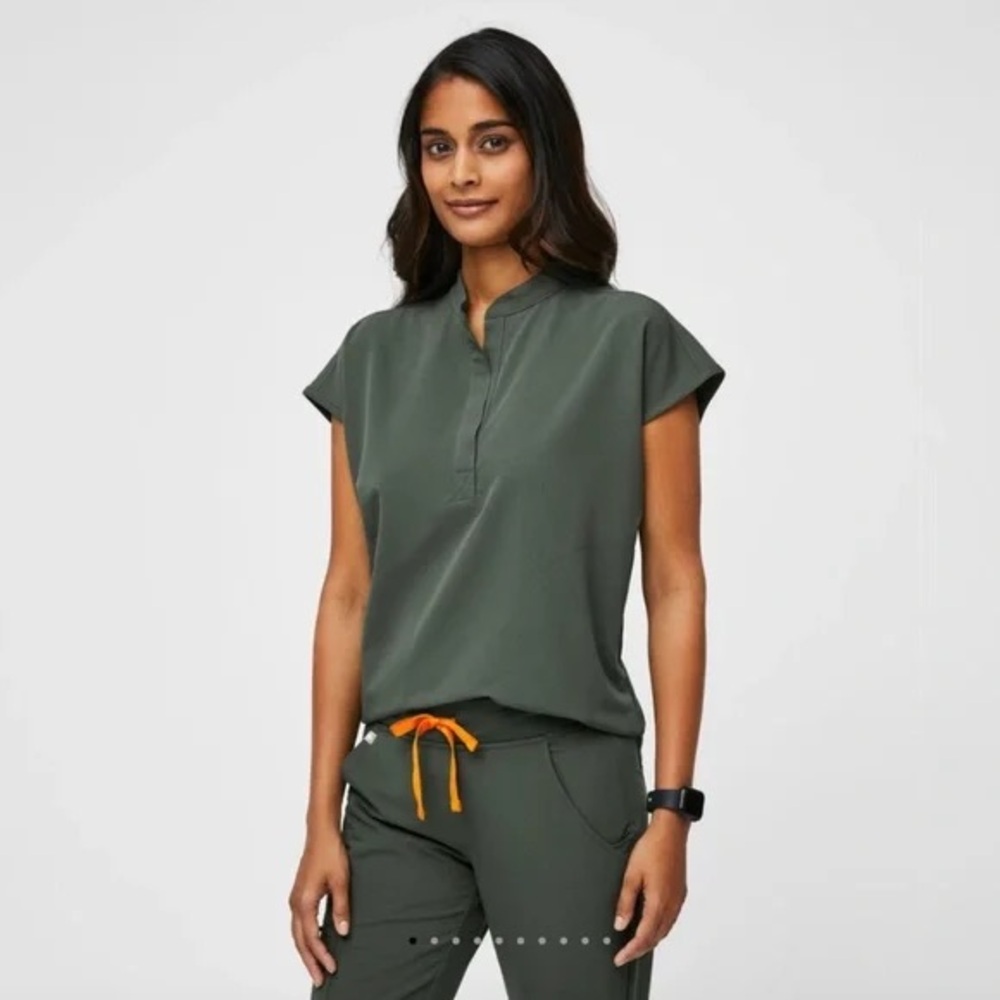 FIGS Scrub Set in Moss Green